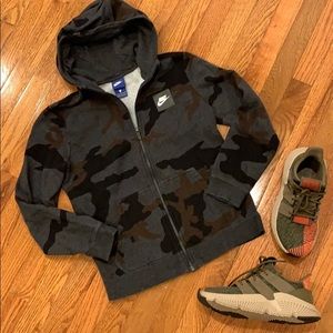 Nike sweatshirt
